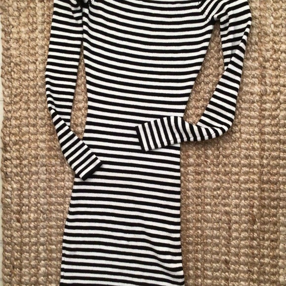 Dress 🦋 GUESS - Picture 3 of 5